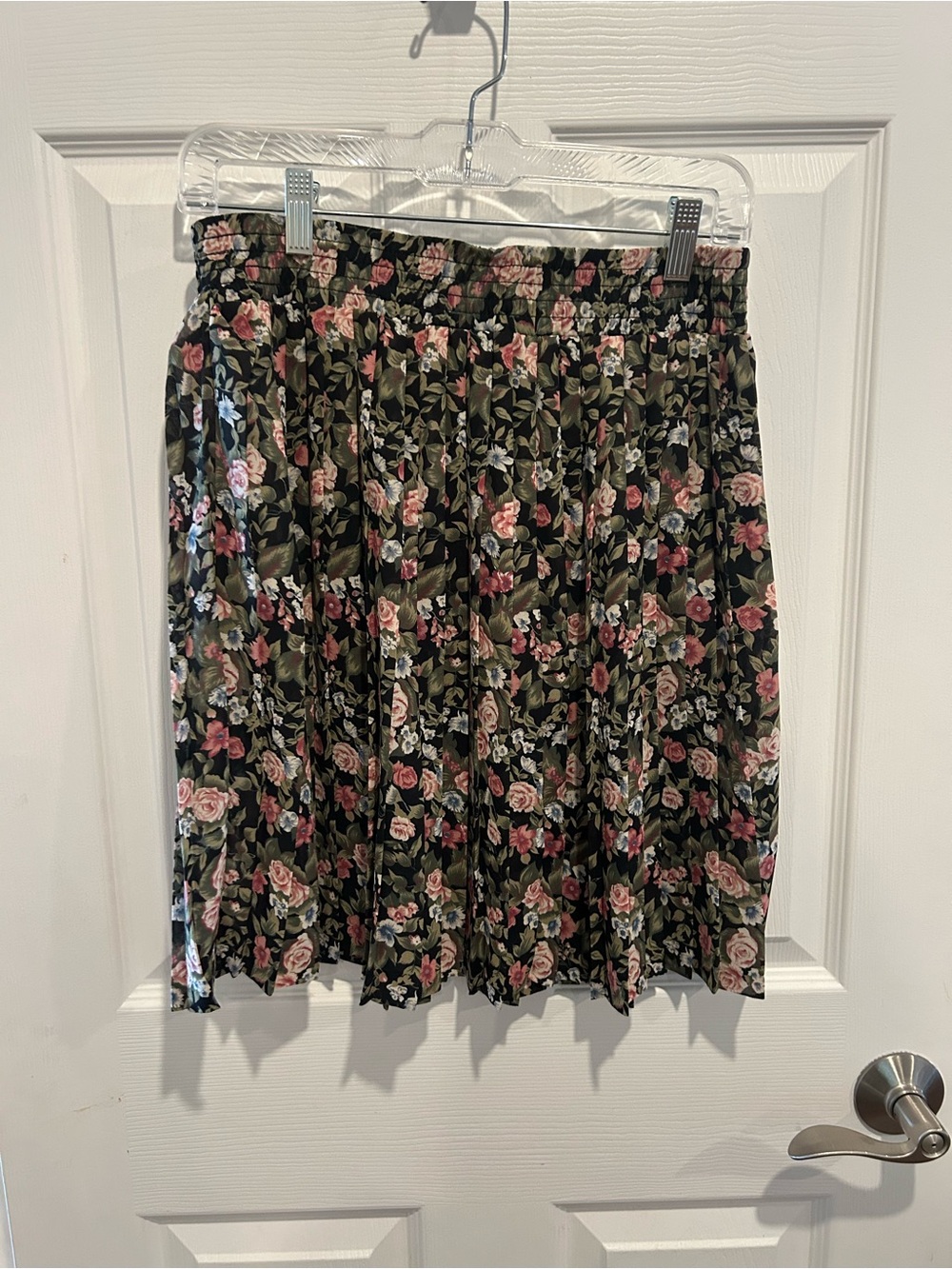 Vintage 90s Y2K Pleated Black Floral Boho Grunge Skirt